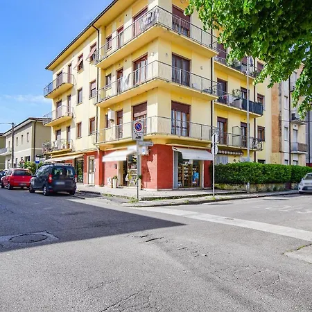 2 Bedroom Awesome In *